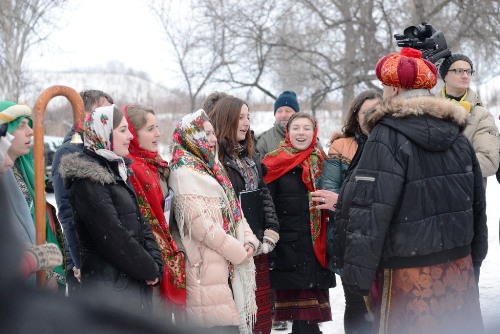 Студенти УКУ поставили вертеп для військових на Донбасі